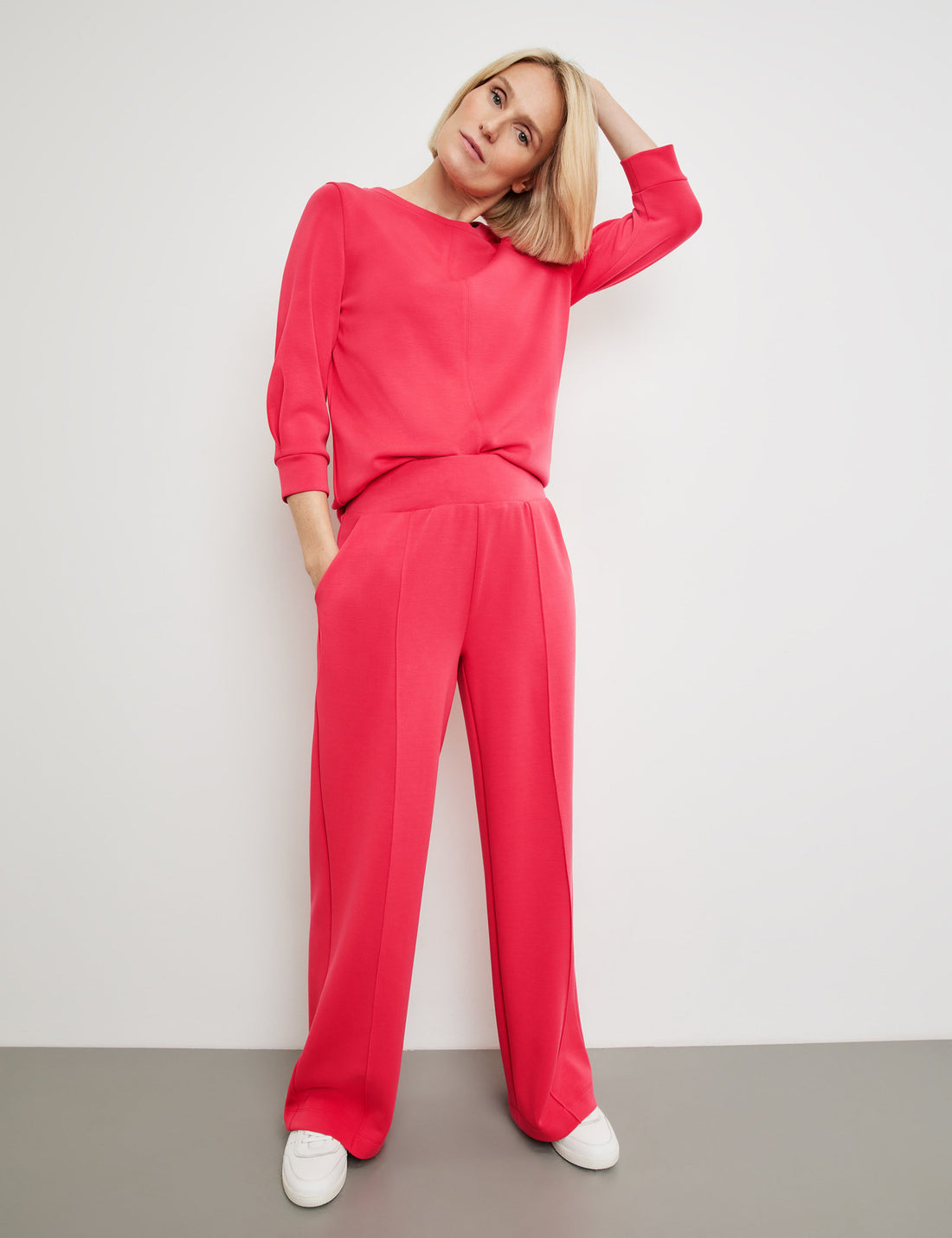Wide Cloth Trousers With Vertical Pintucks_222188-44020_60140_01