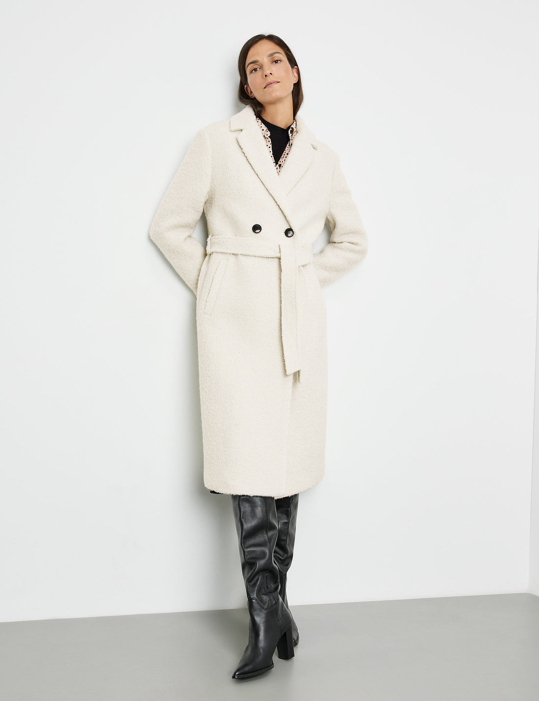 Wool Coat With A Bouclé Finish_250003-31130_99700_01