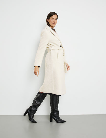 Wool Coat With A Bouclé Finish_250003-31130_99700_05