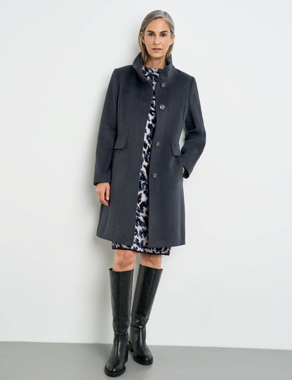 Short Wool Coat With A Stand Up Collar_250235-31131_80880_01