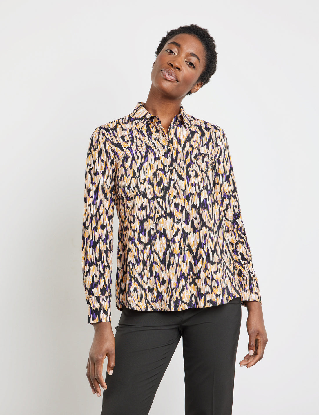 Patterned Shirt Blouse With Side Slits_01