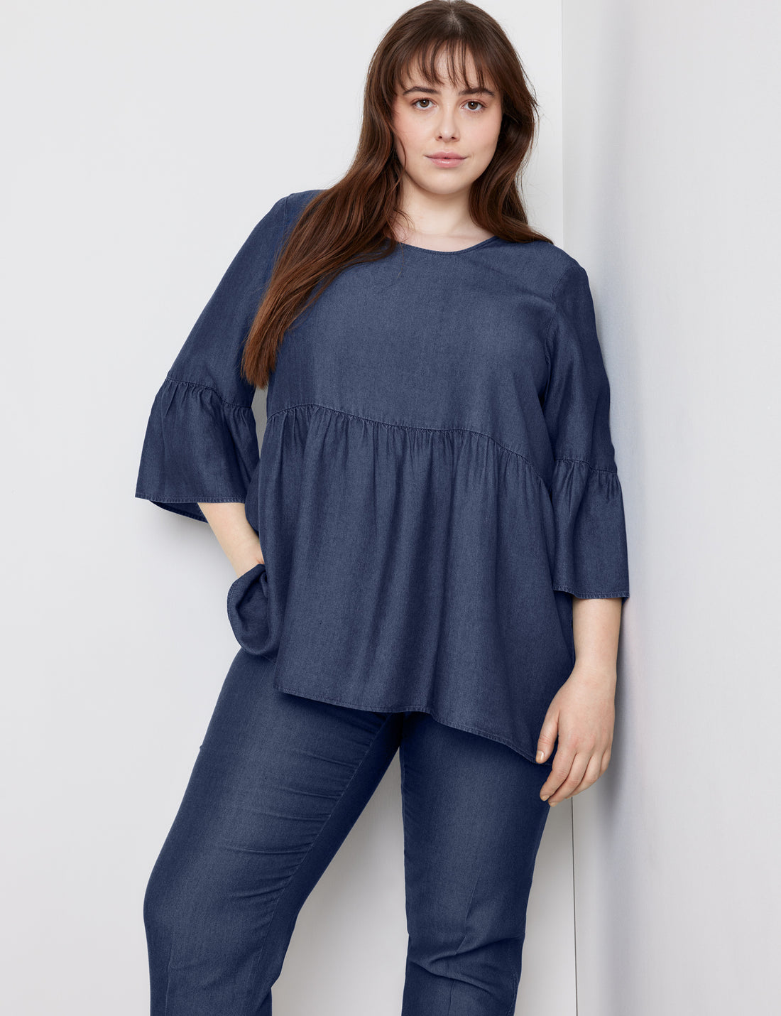 Finely Shimmering Blouse With Flounces