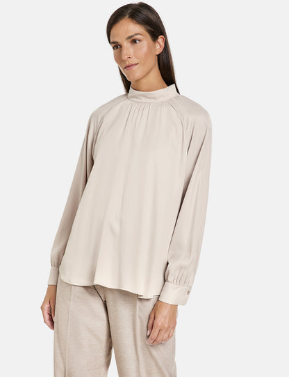 Blouse With A Stand-Up Collar_260016-31410_90544_07