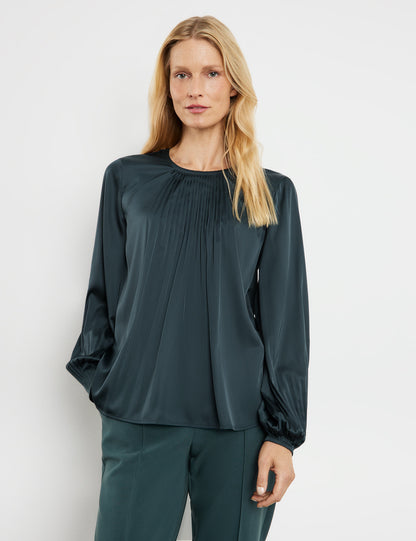 Flowing Pleated Blouse_260045-31434_50939_01