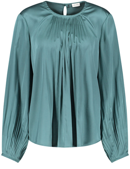 Flowing Pleated Blouse_260045-31434_50943_02