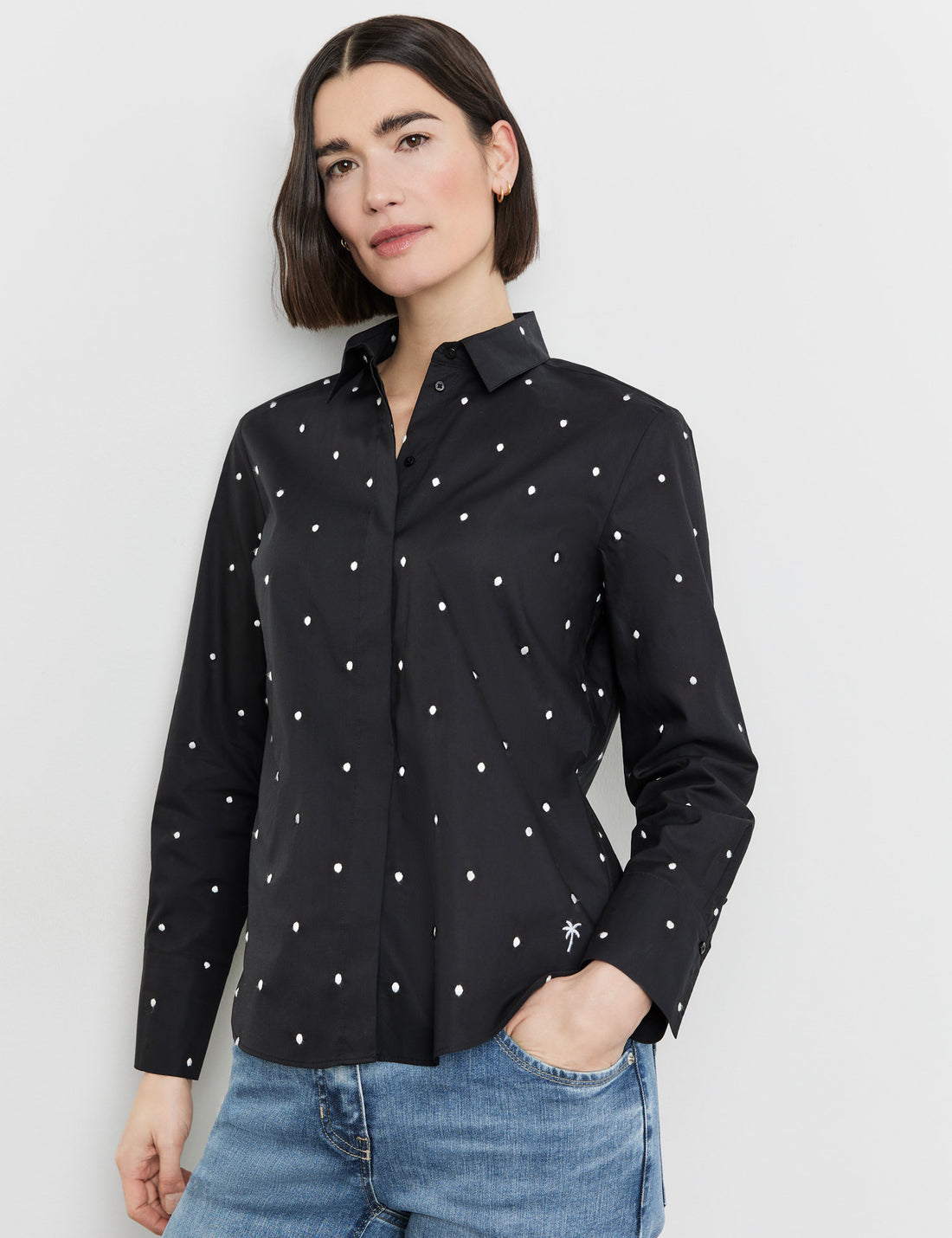 Long Sleeve Cotton Blouse With Lined Side Vents_260056-66410_1000_01