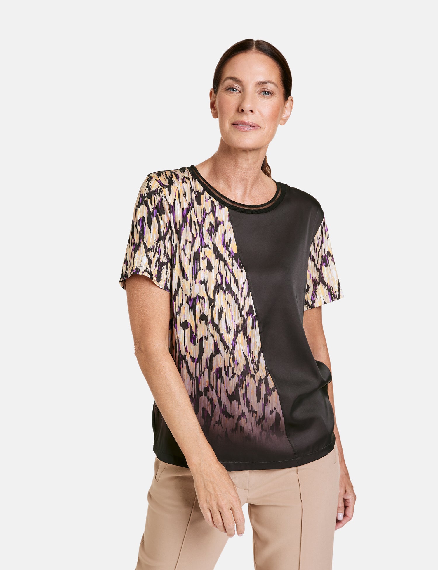 Patterned Blouse With Fabric Panelling_07