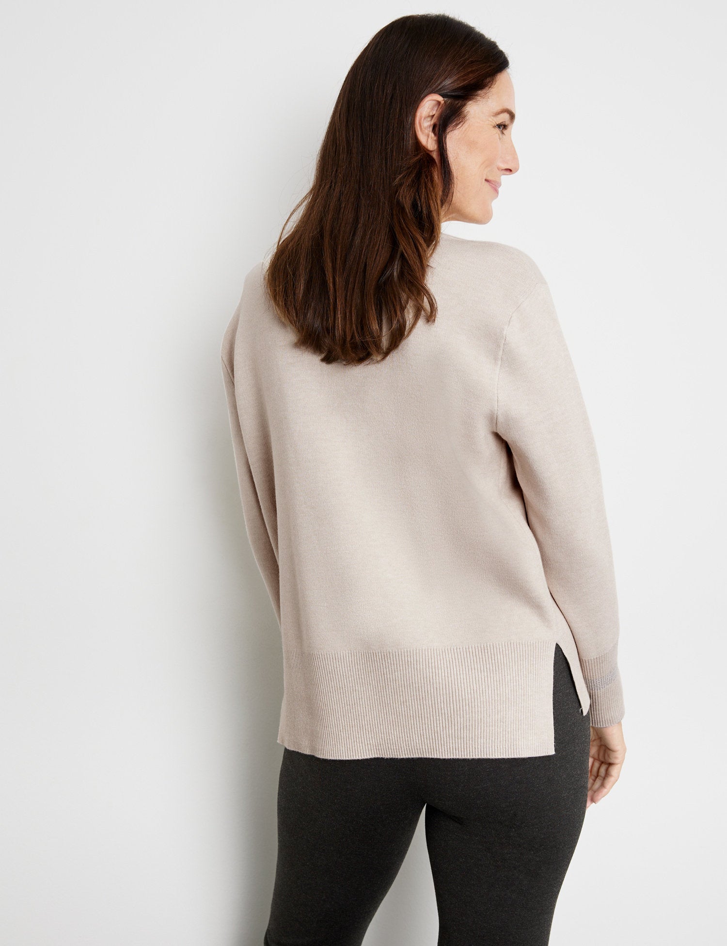 Soft Jumper With A Turtleneck And Elongated Back Section_271033-35708_905440_06