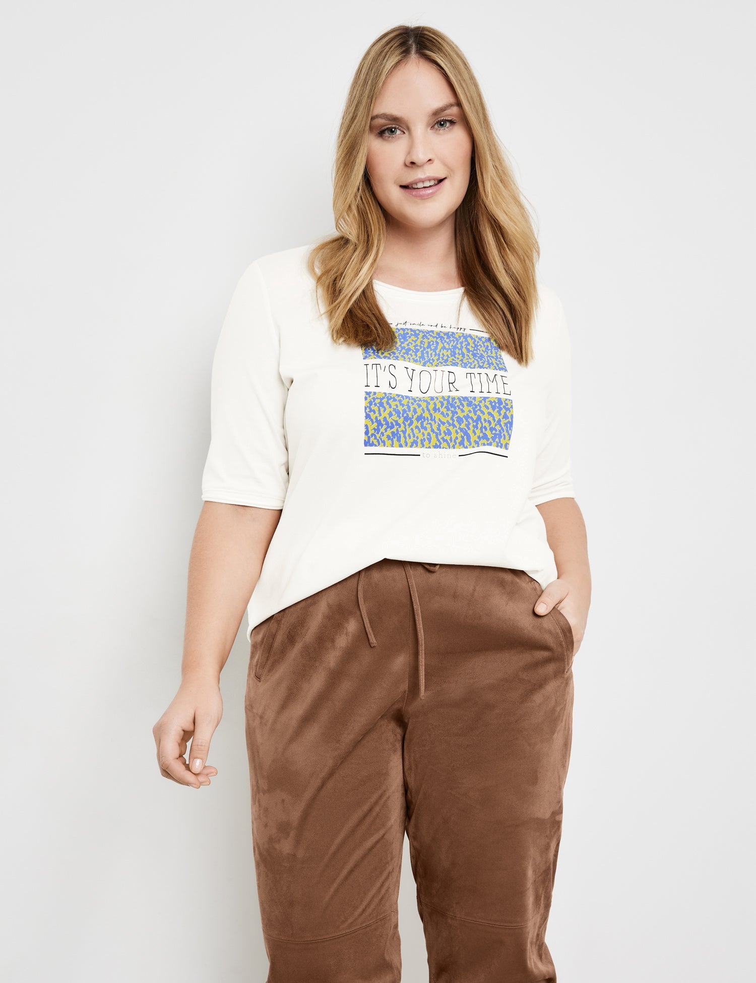 T-Shirt With A Front Print Samoon