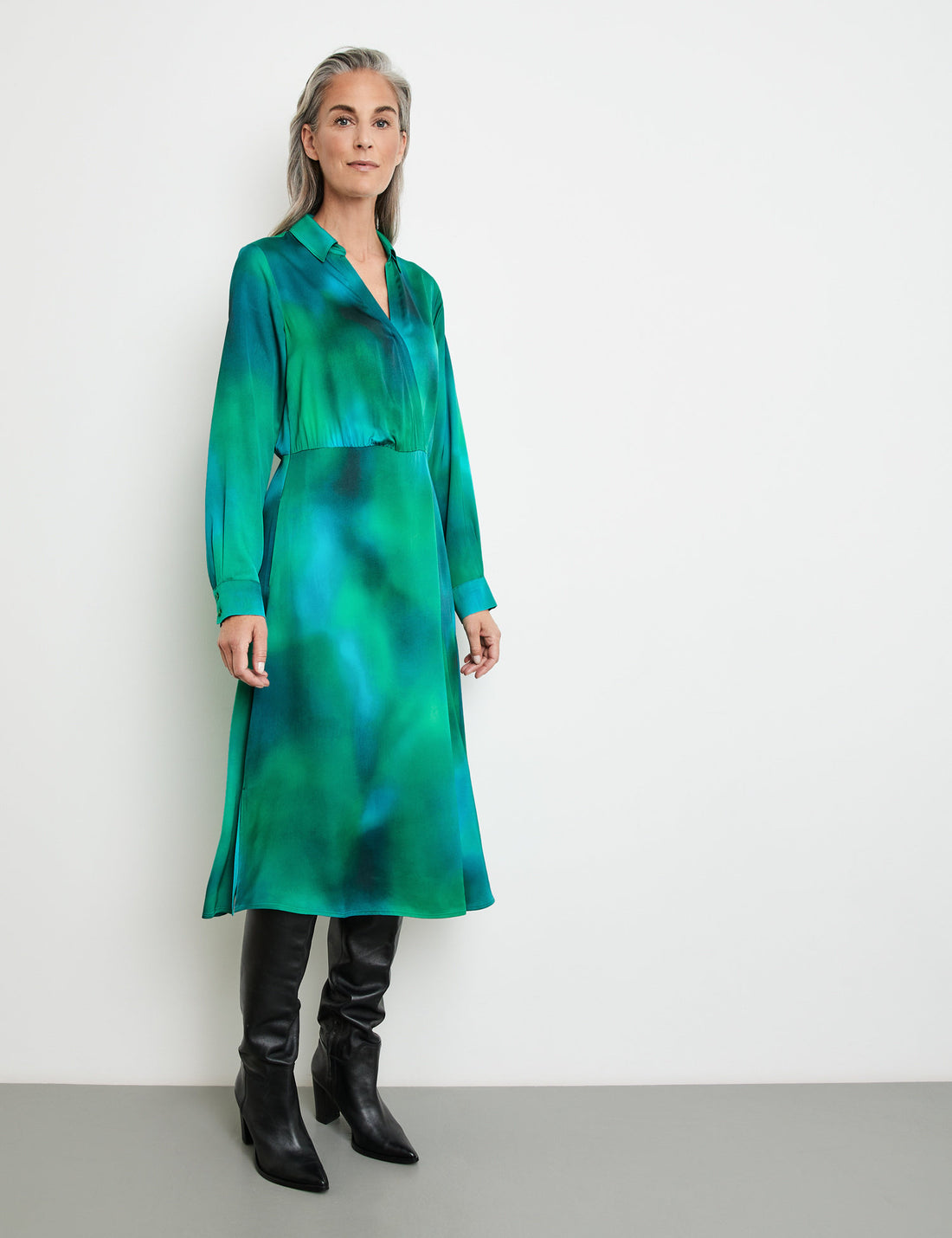 Patterned Dress With A Collar And Side Slits_280029-31429_5058_01