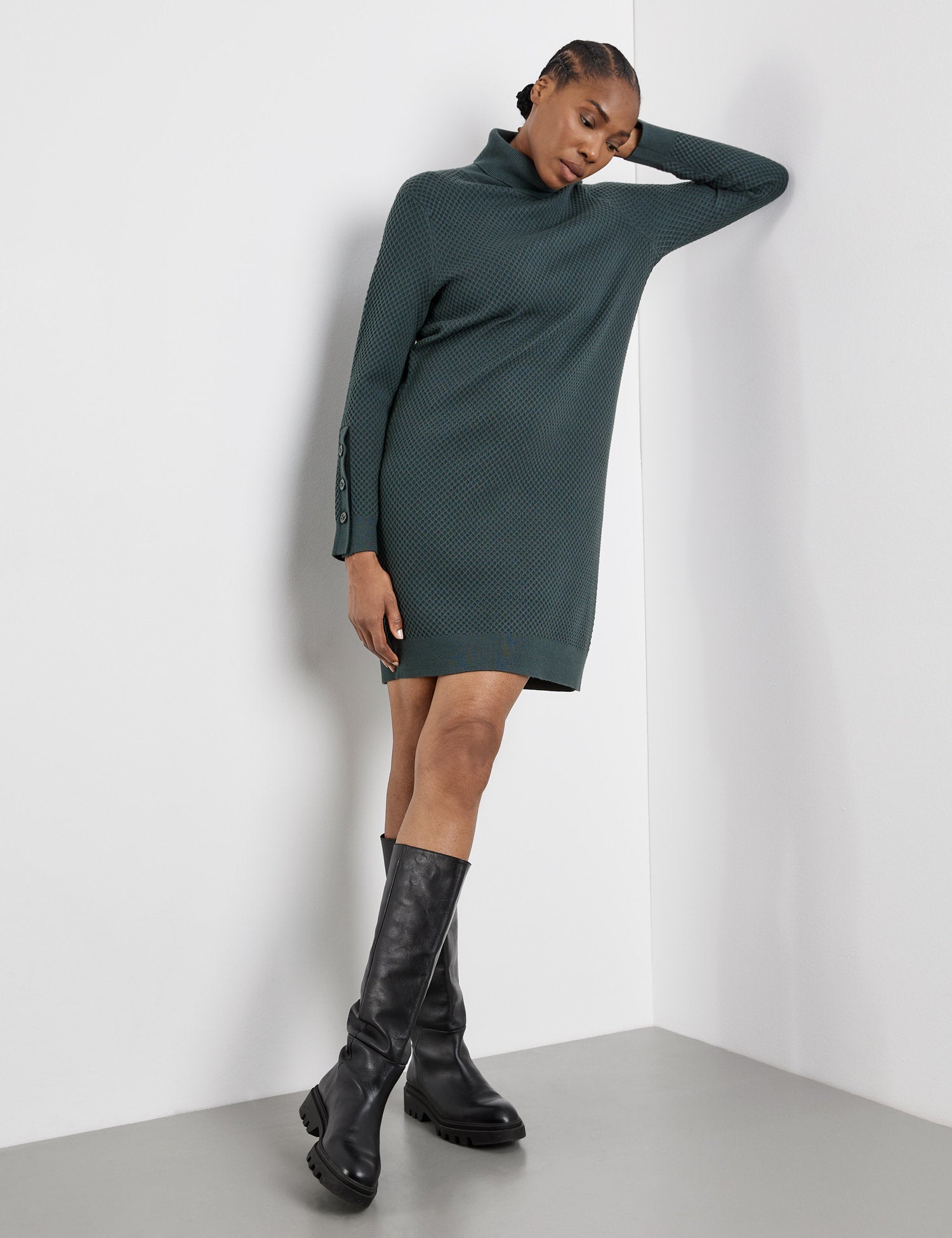 Knit Dress With A Polo Collar And A Button Detail On The Sleeves_280106-35713_50939_05