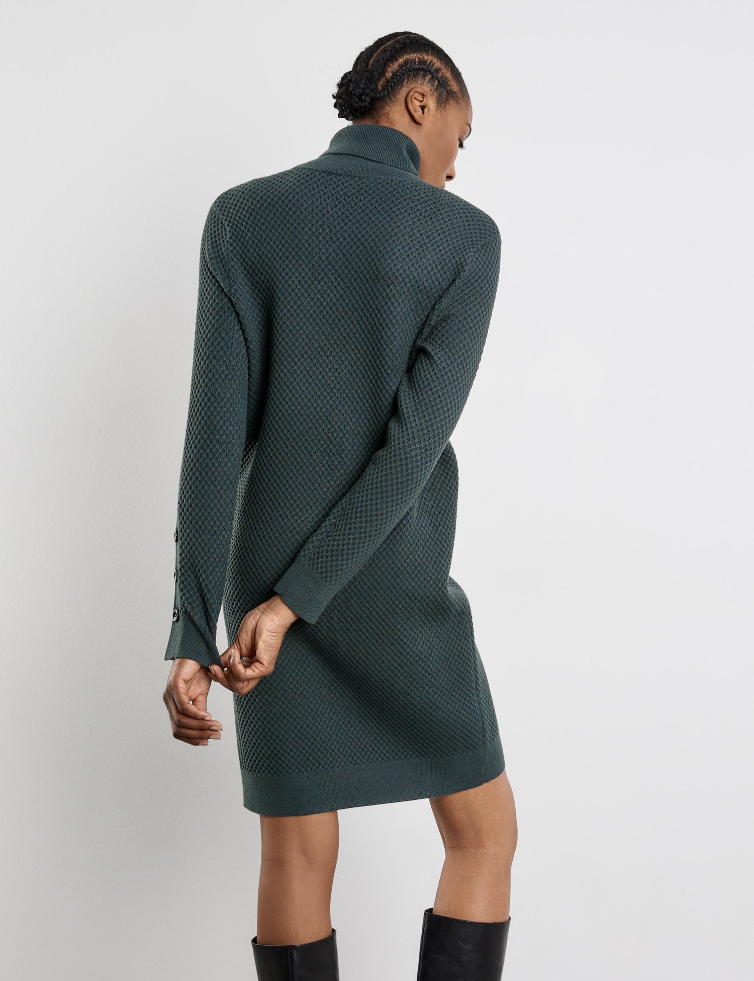 Knit Dress With A Polo Collar And A Button Detail On The Sleeves_280106-35713_50939_06