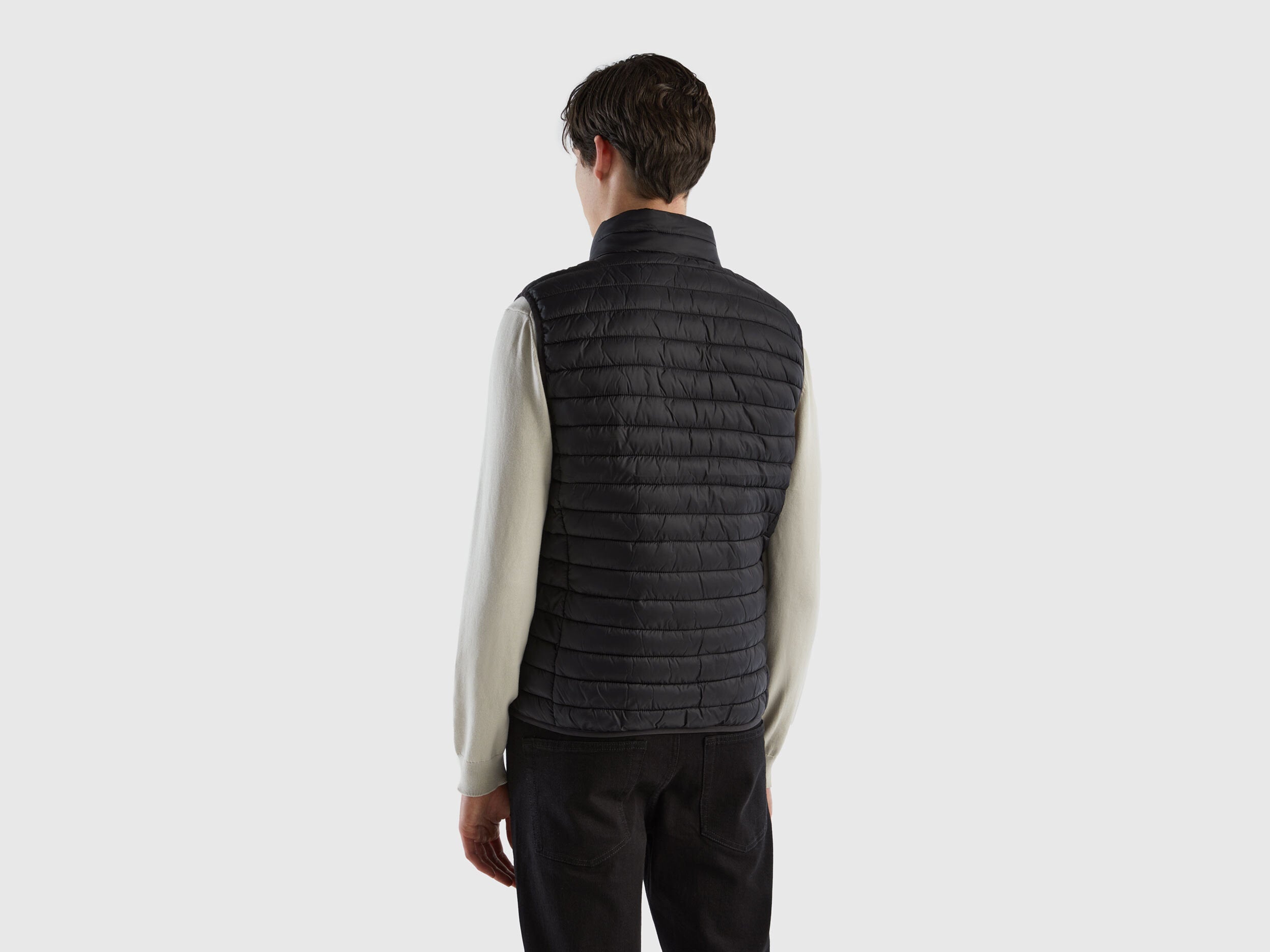 Sleeveless Puffer Jacket With Recycled Wadding_2BA2UJ005_100_02