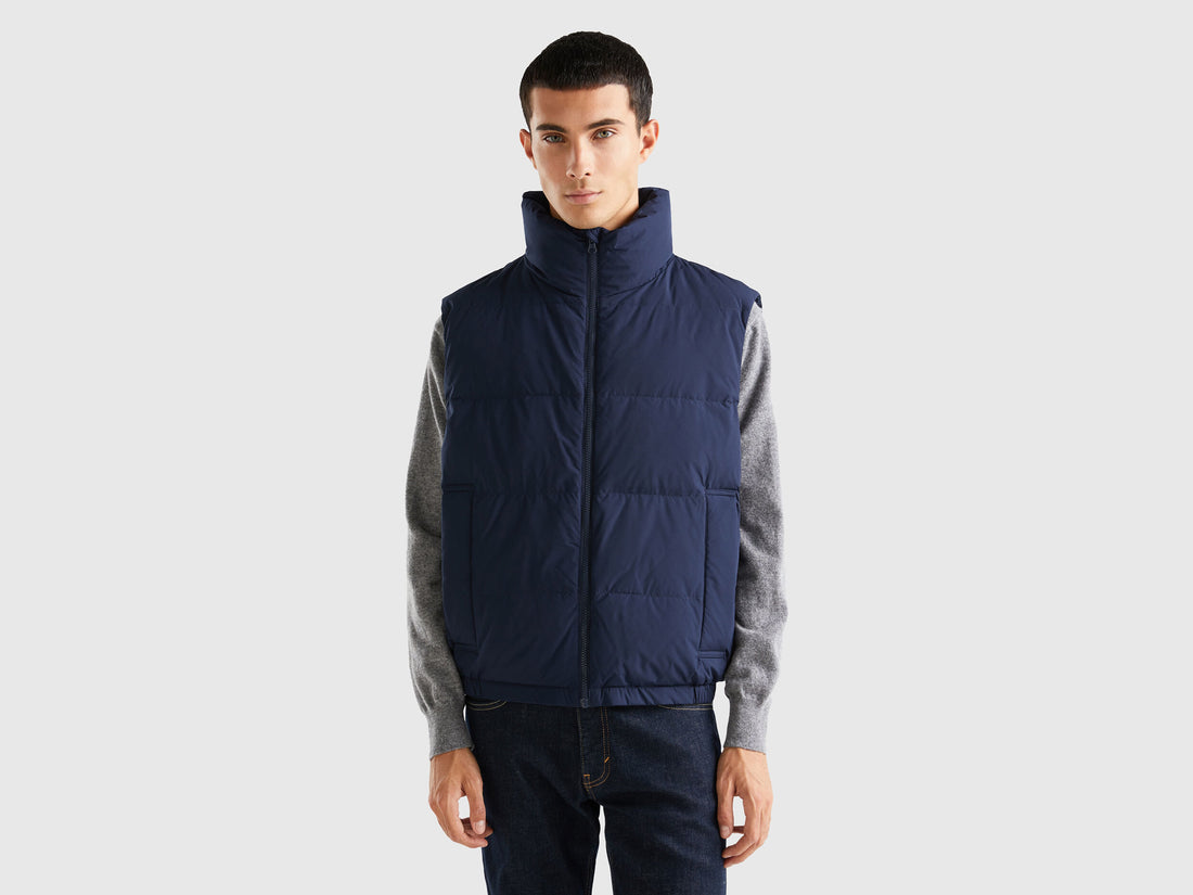 Sleeveless Padded Jacket With Recycled Down_2JF8UJ008_016_01