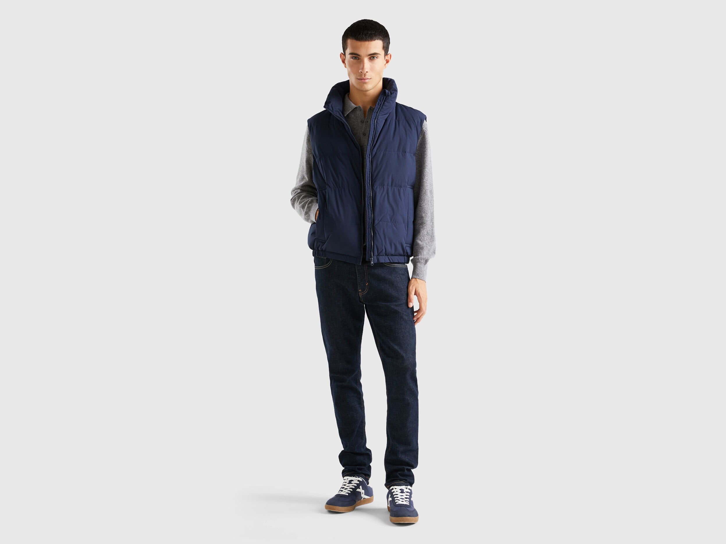 Sleeveless Padded Jacket With Recycled Down_2JF8UJ008_016_03