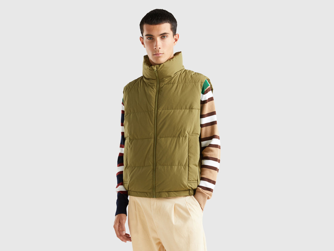 Sleeveless Padded Jacket With Recycled Down_2JF8UJ008_313_01