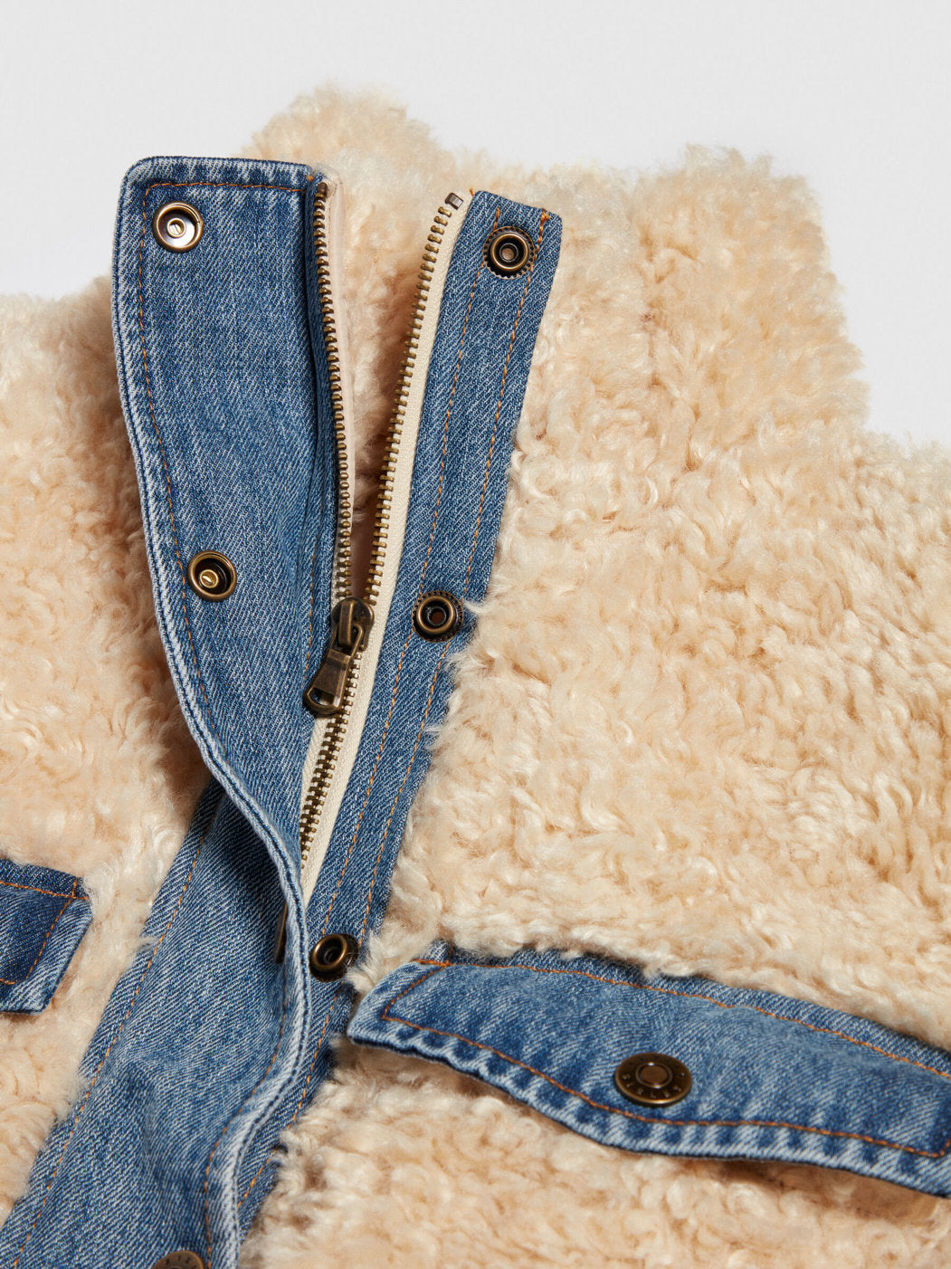 Teddy Jacket With Denim Inserts_2RHSYN00R_1J4_02