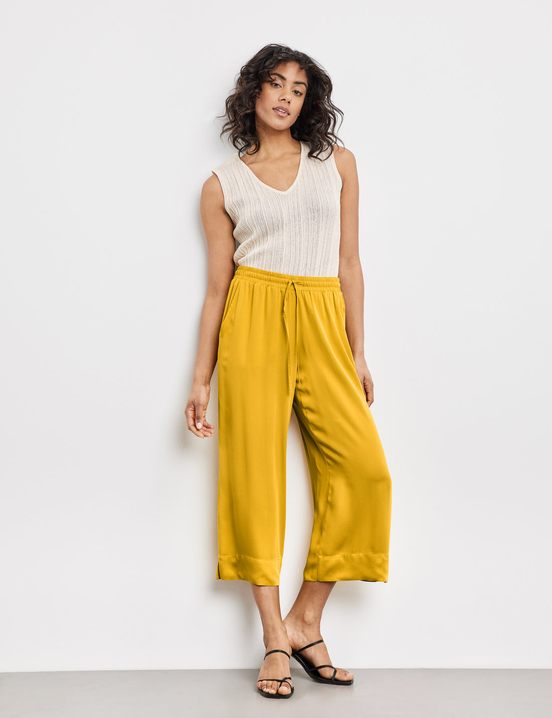 3/4-Length Palazzo Trousers With A Satin Finish