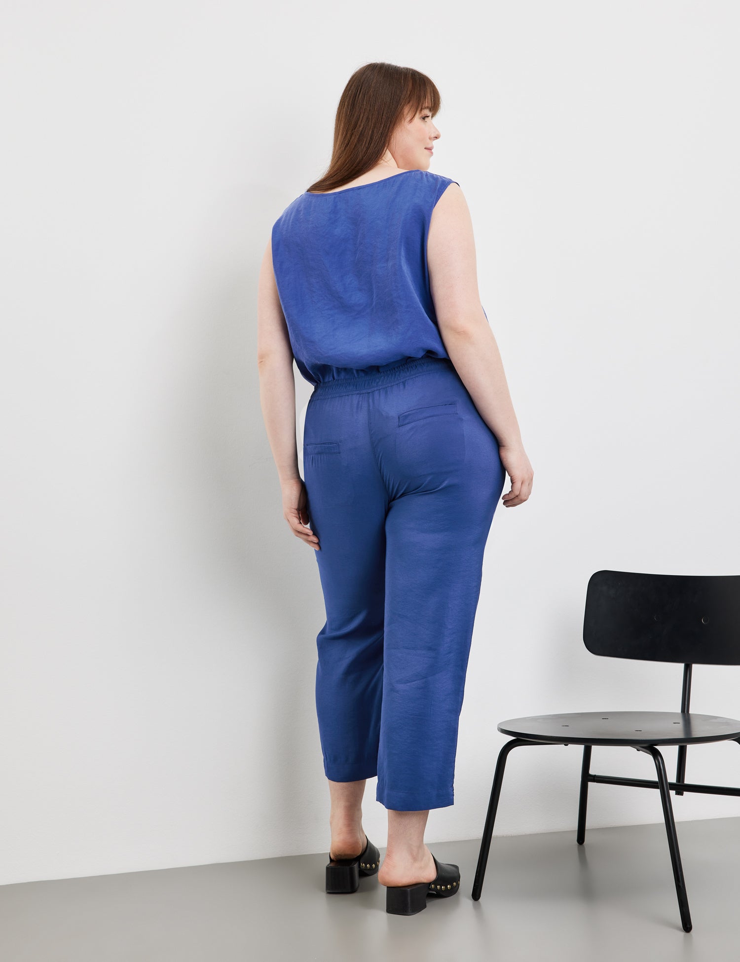 3/4-Length Trousers With A Subtle Shimmer, Mia