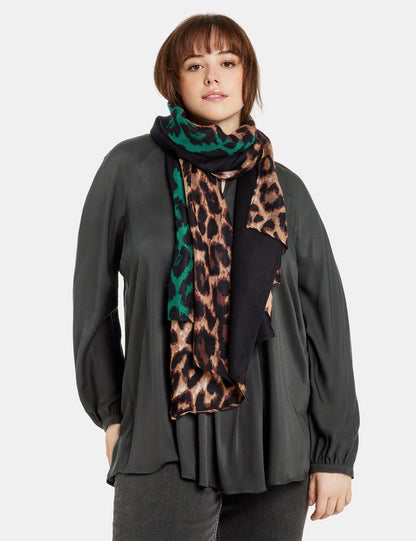 Leopard Print Scarf_300203-23302_1102_07