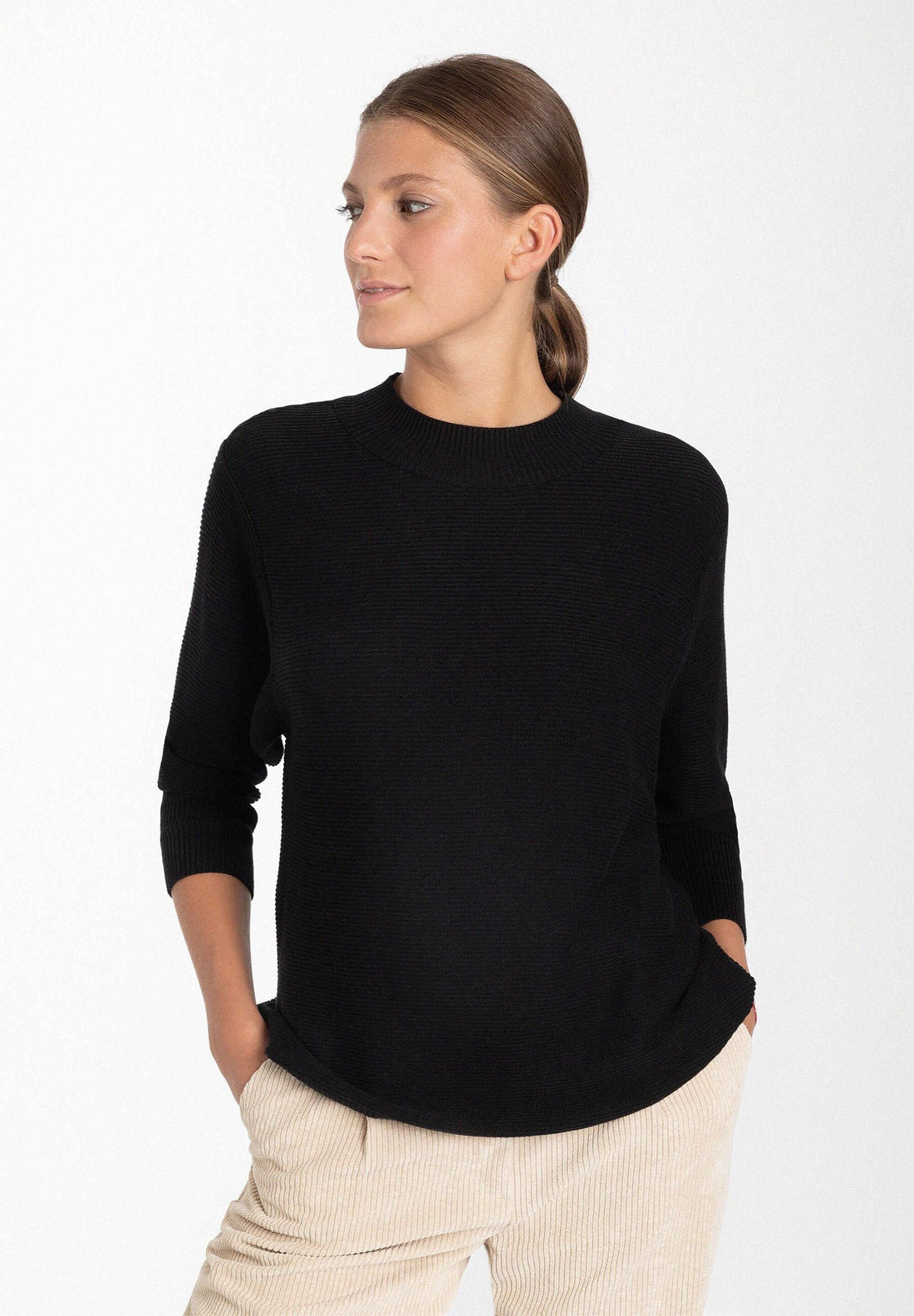 Black Pullover With 3/4 Sleeve_31081052_0790_01