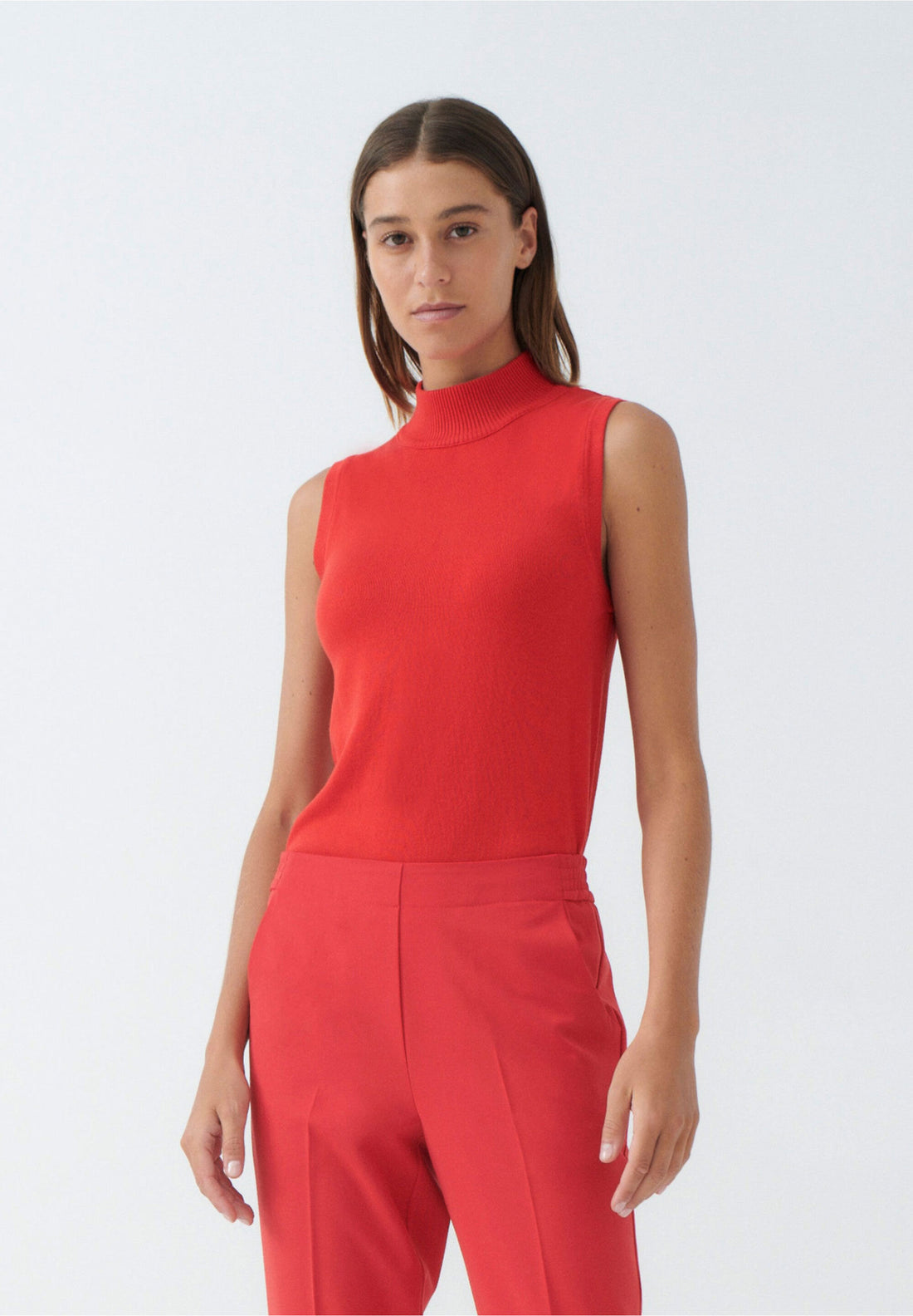 Power Red Sleeveless Top With High Neck_31081053_0523_01