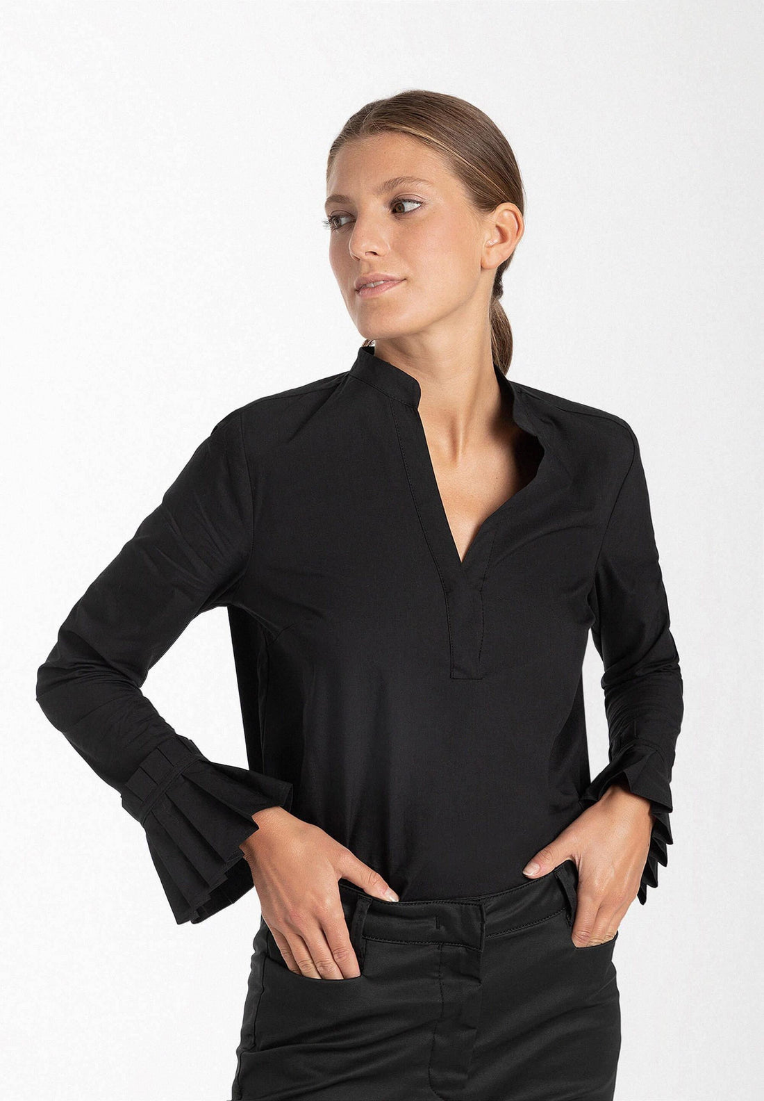 Black Blouse With Pleats_31082057_0790_01