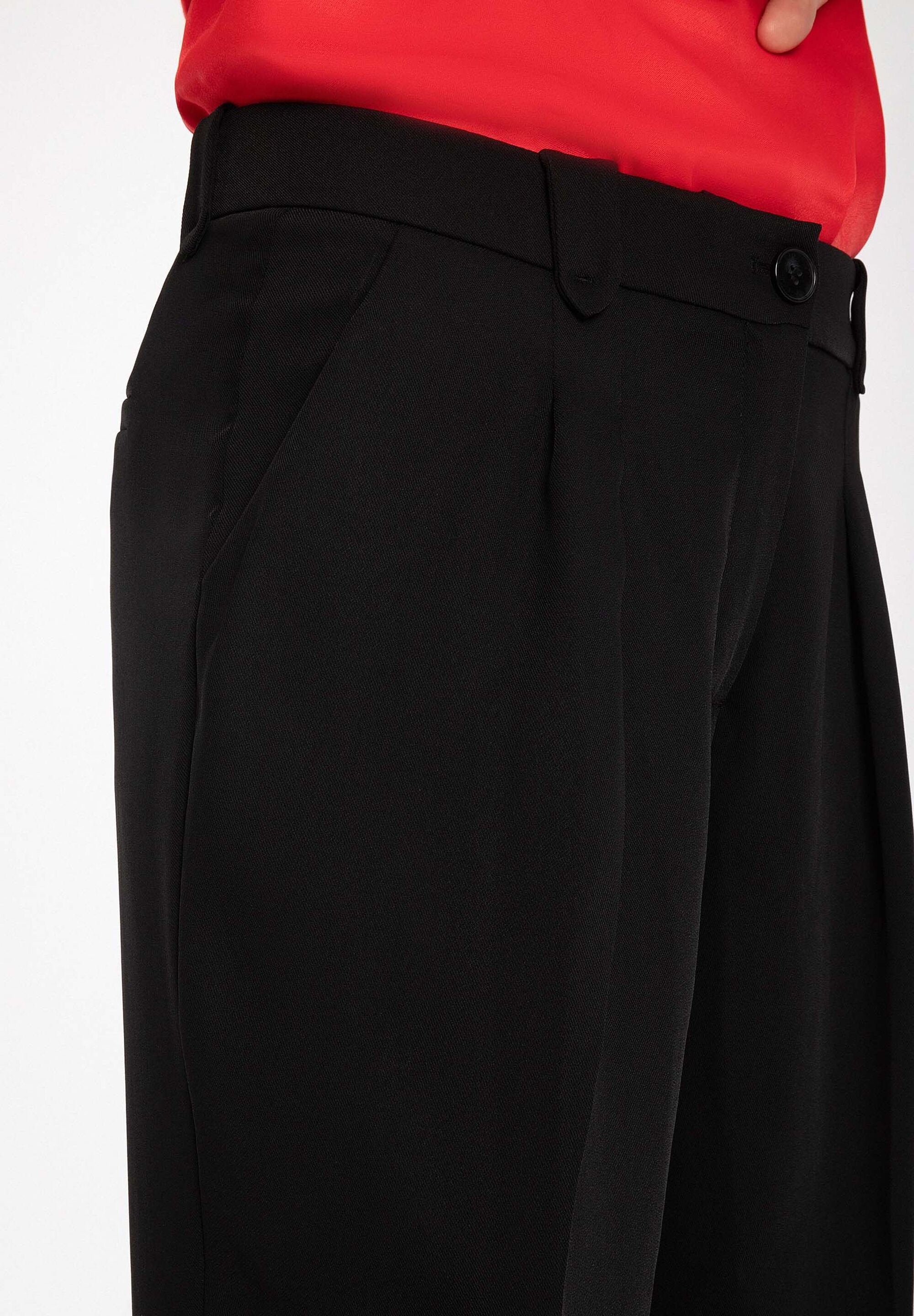 Black Wide Pleated Dress Trousers_31084002_0790_03