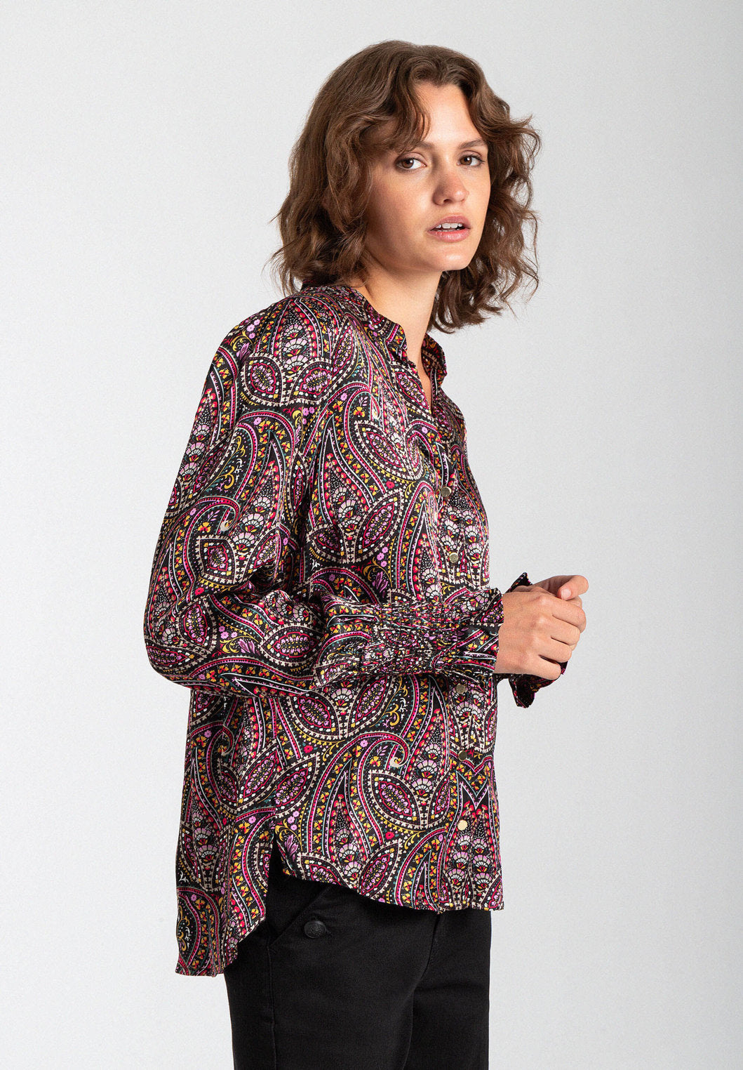 Satin Blouse In Paisley Print_31102053_6790_01