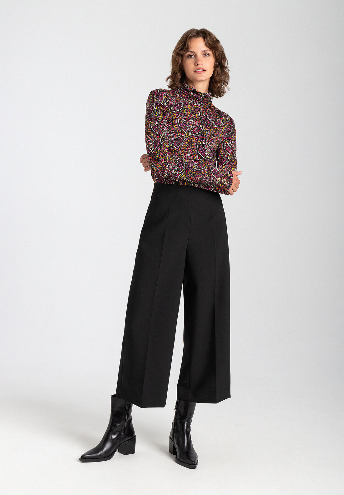 Black Culotte Style Trousers_31104052_0790_02