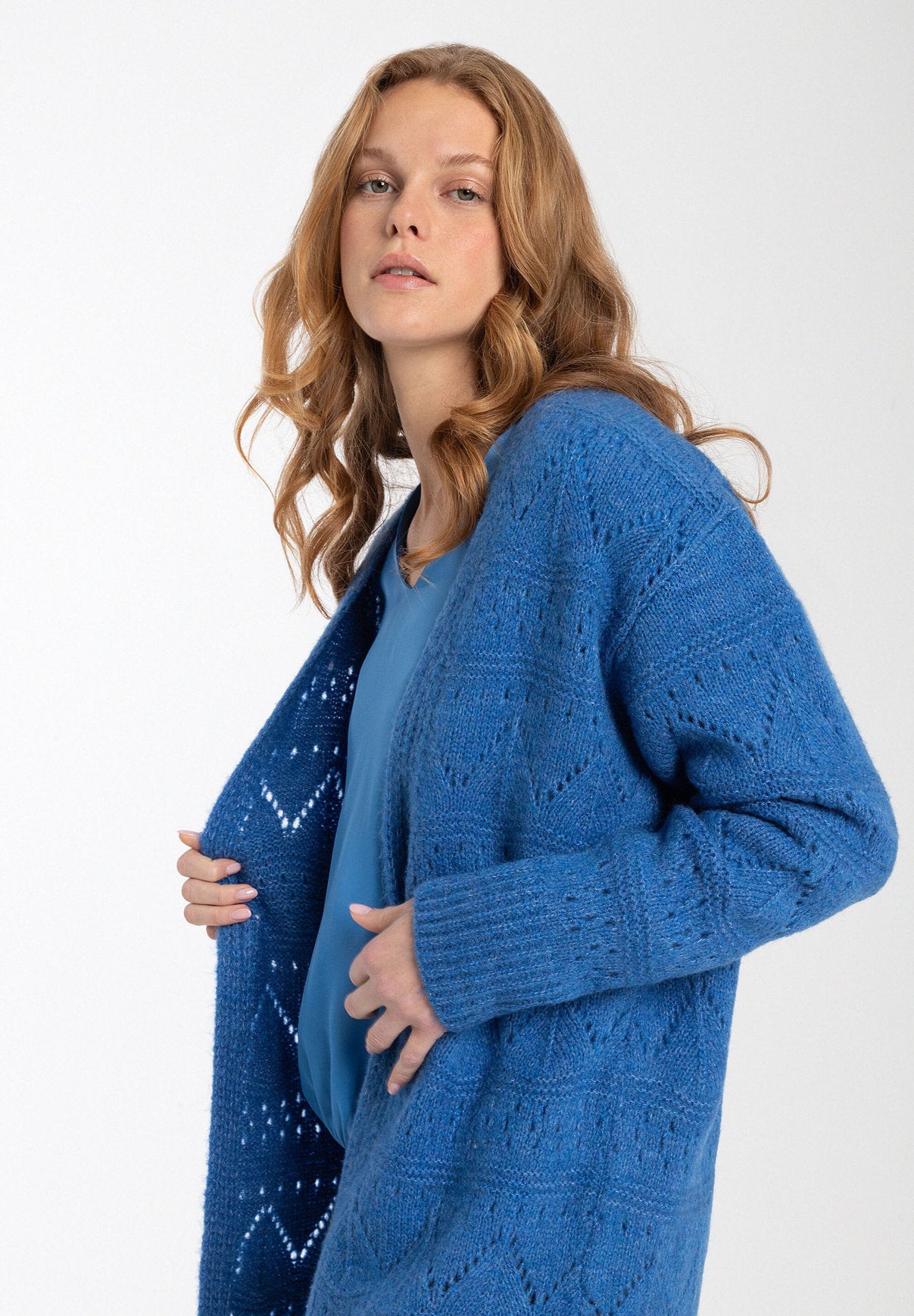Blue Cardigan With Openwork Pattern_31111200_0338_03
