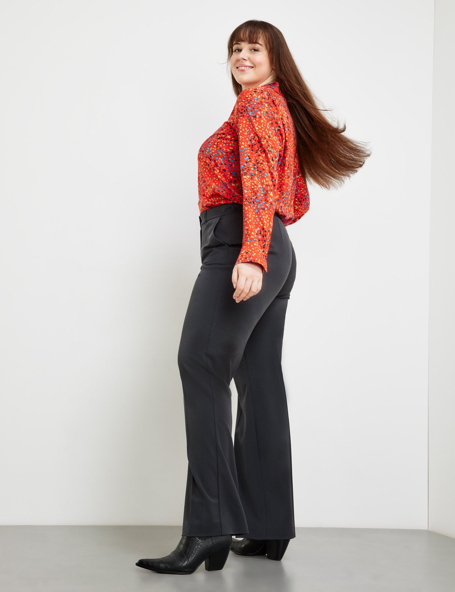Smart Trousers With A Wide Leg, Greta_320222-21321_2260_05
