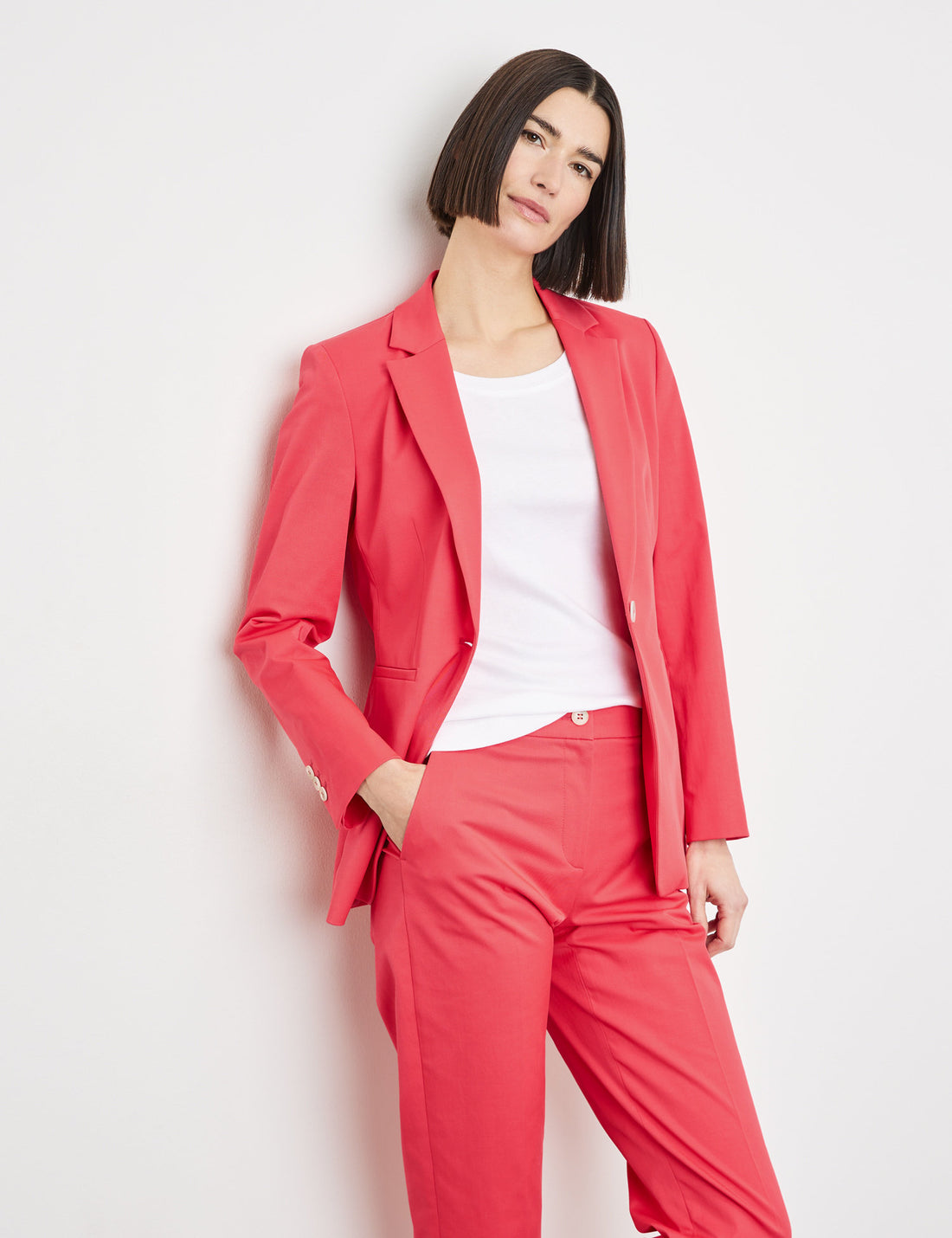 Classic Blazer With Stretch For Comfort_330004-31332_60140_01