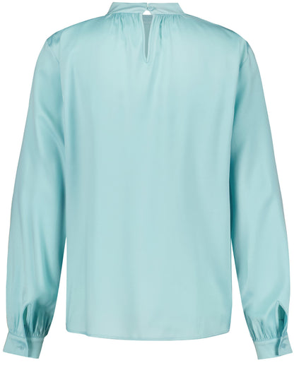 Flowing Blouse With A Stand-Up Collar_360067-31460_80938_03