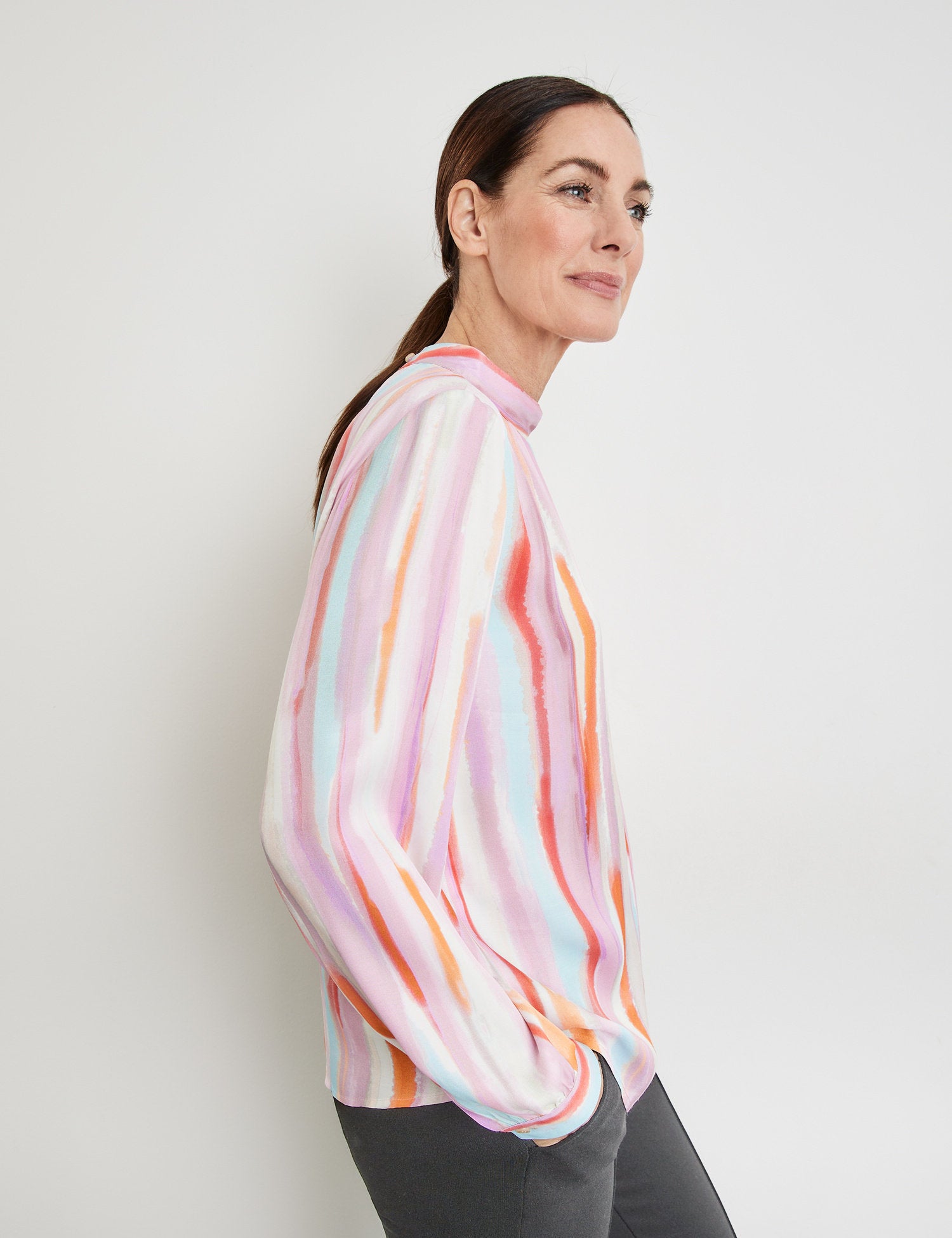 Striped Blouse With A Stand-Up Collar_360068-31461_3069_05