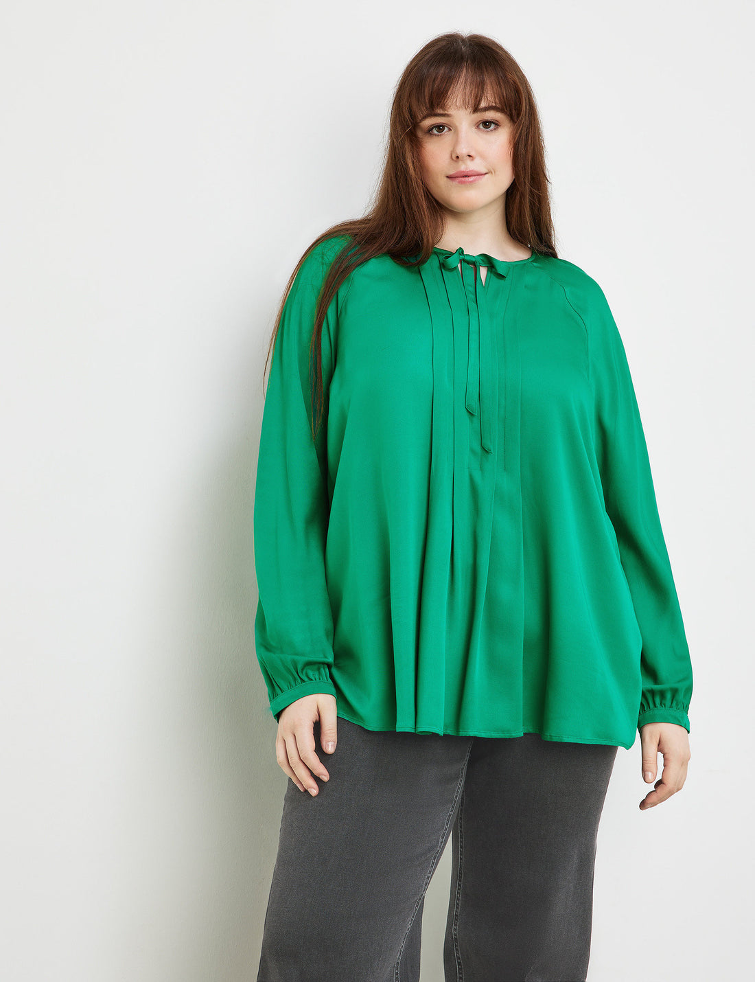Blouse With A Pintuck Panel_360207-21212_5550_01
