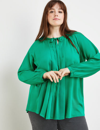 Blouse With A Pintuck Panel_360207-21212_5550_05