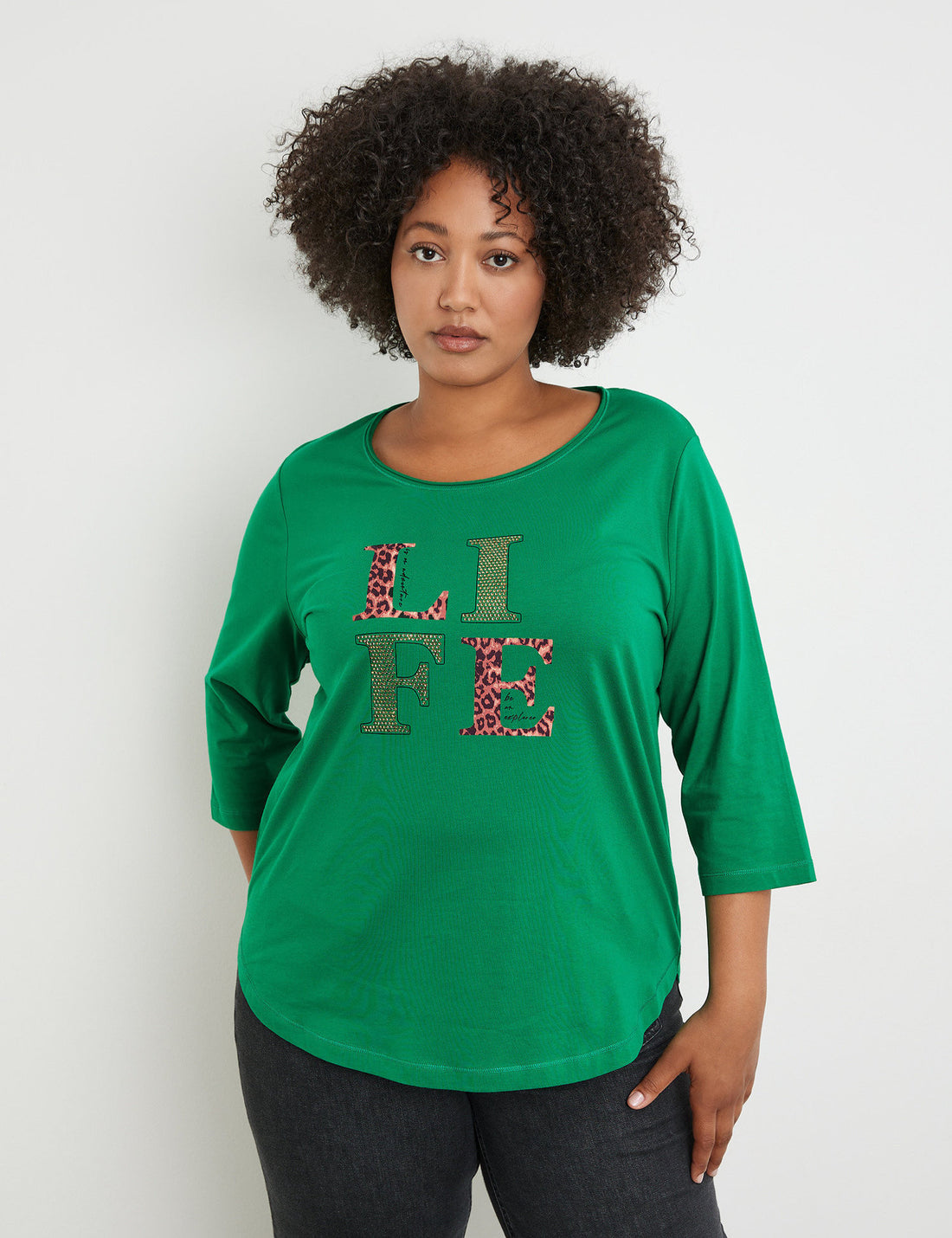 3/4-Sleeve Top With A Front Print_371222-26324_5552_01