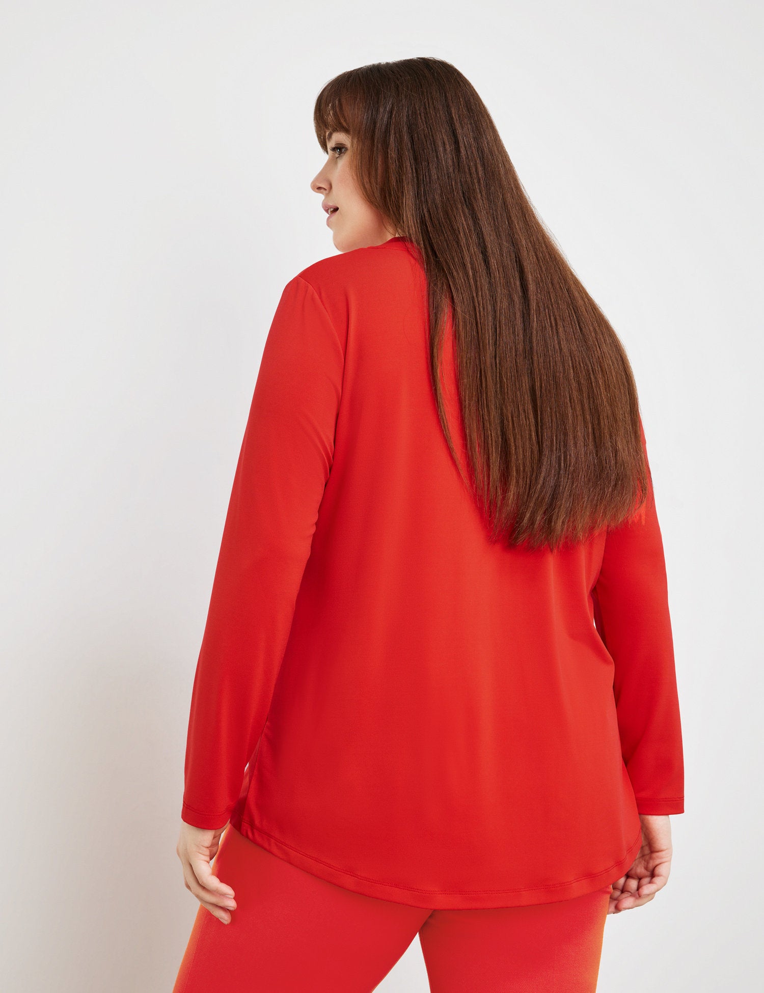 Casual Long Sleeve Top With A V-Neckline_371237-26408_6380_06