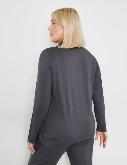 Long Sleeve Top With A Stand-Up Collar_371256-26426_2220_06