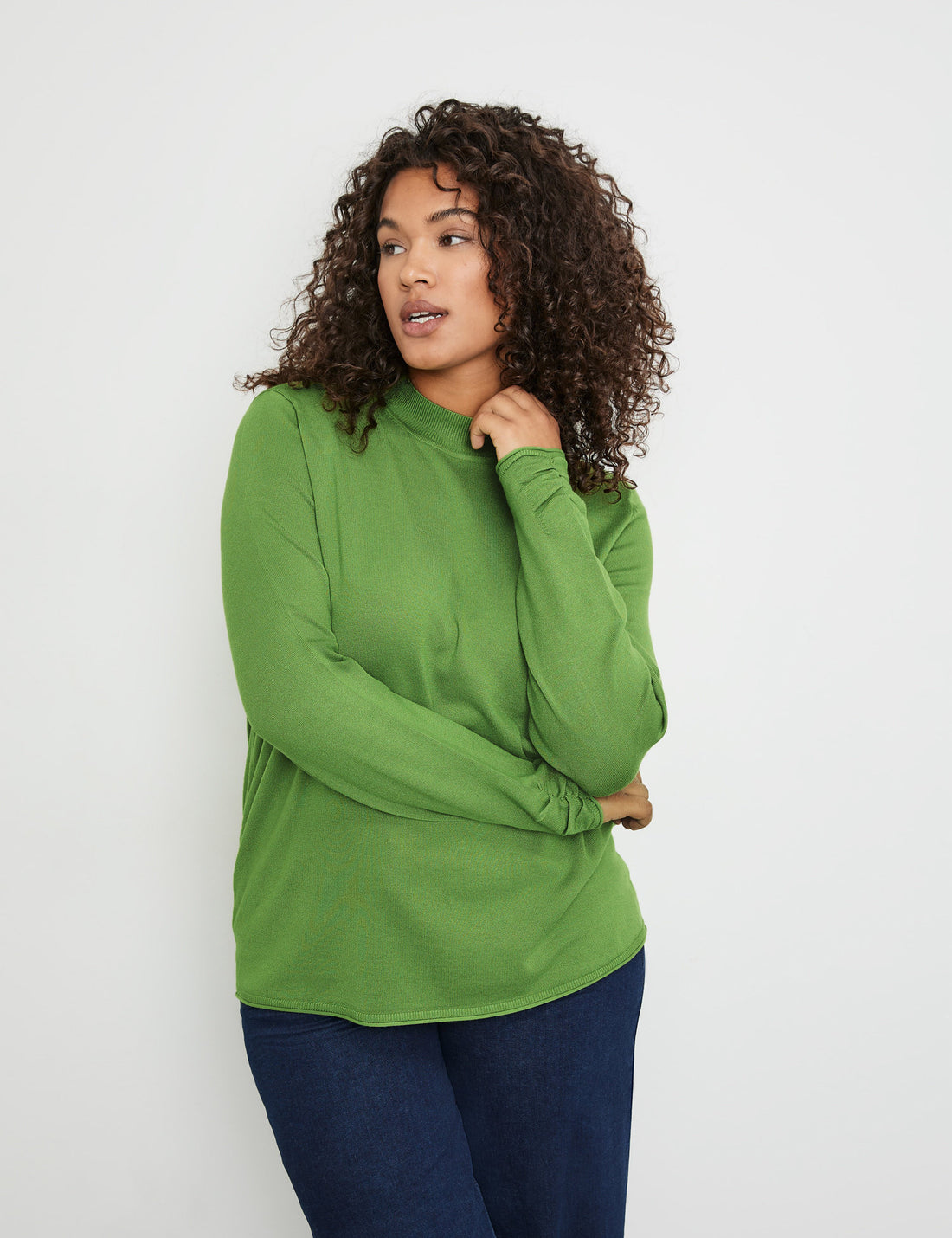 Fine Knit Jumper With Gathers On The Sleeves_372217-25400_5560_01