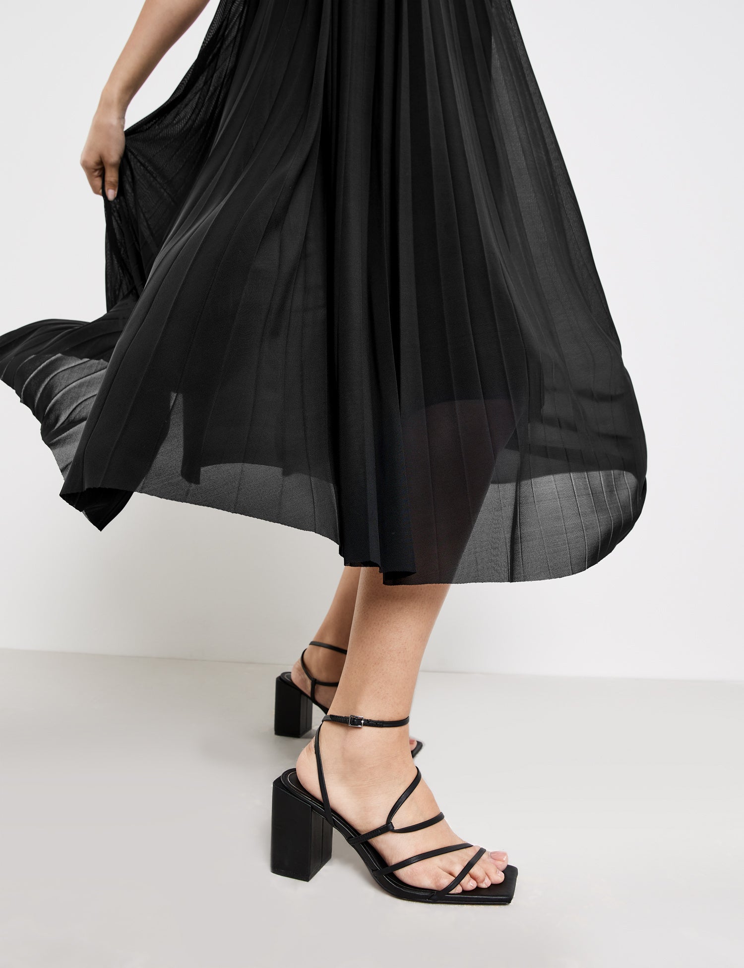 Sleeveless Pleated Dress