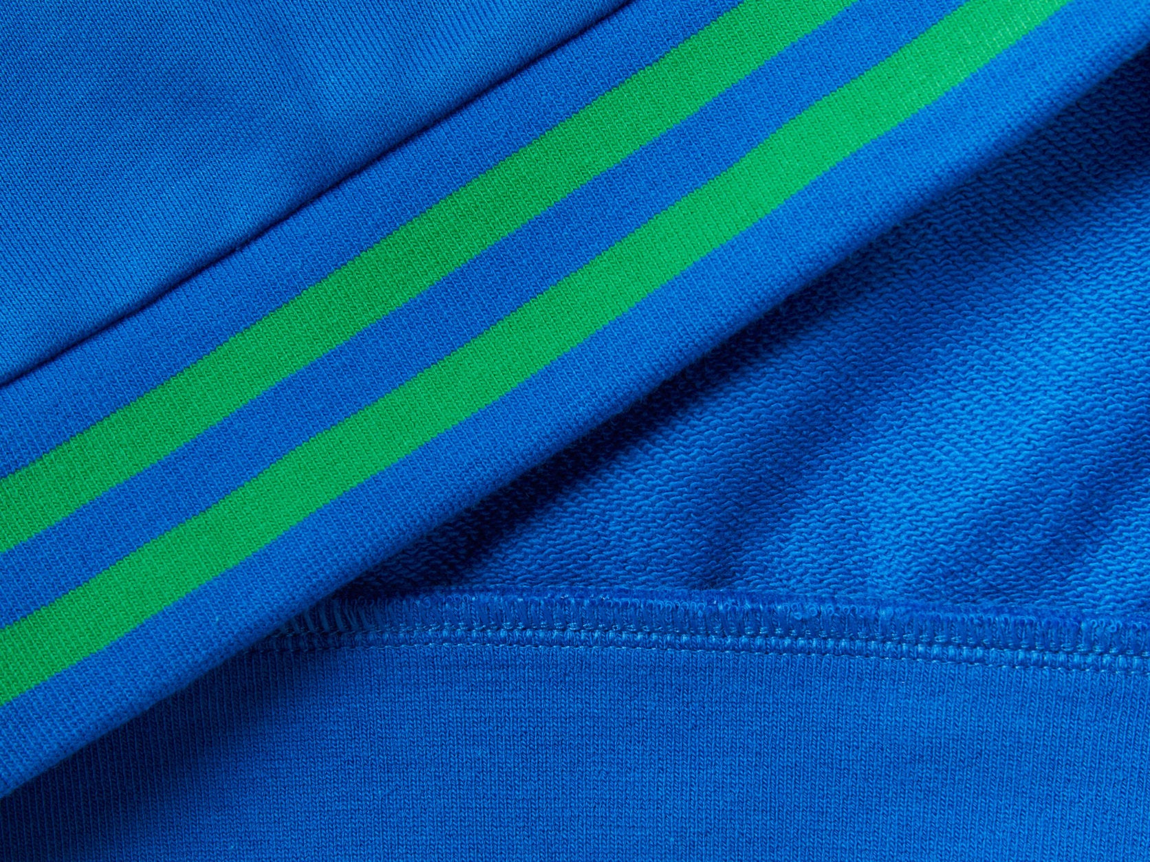 Cornflower Blue Sweatshirt With Embroidered Logo_3FPPC202R_36U_02