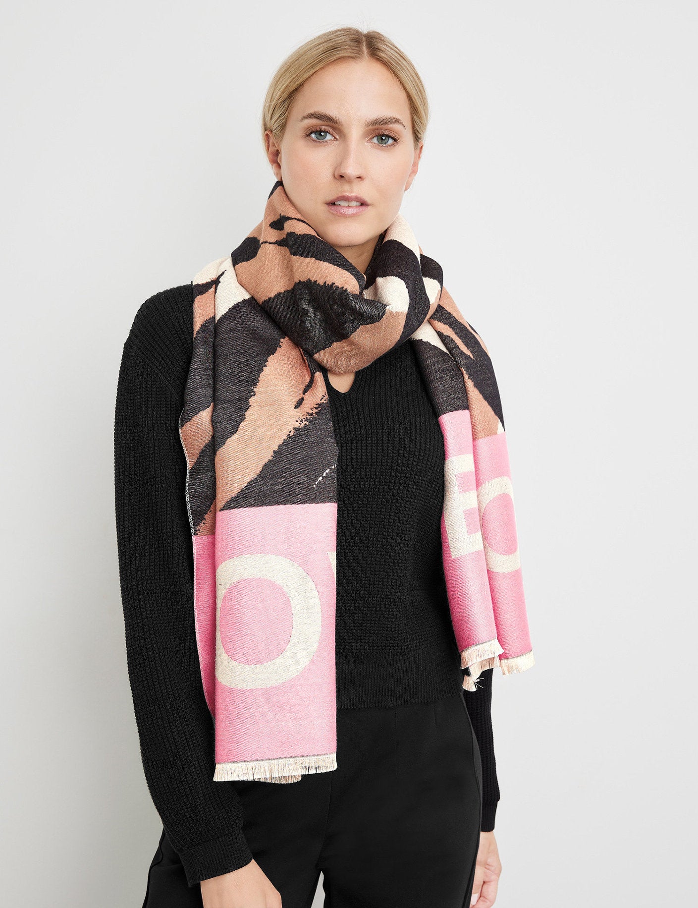 Cosy Scarf_400403-13303_3412_01