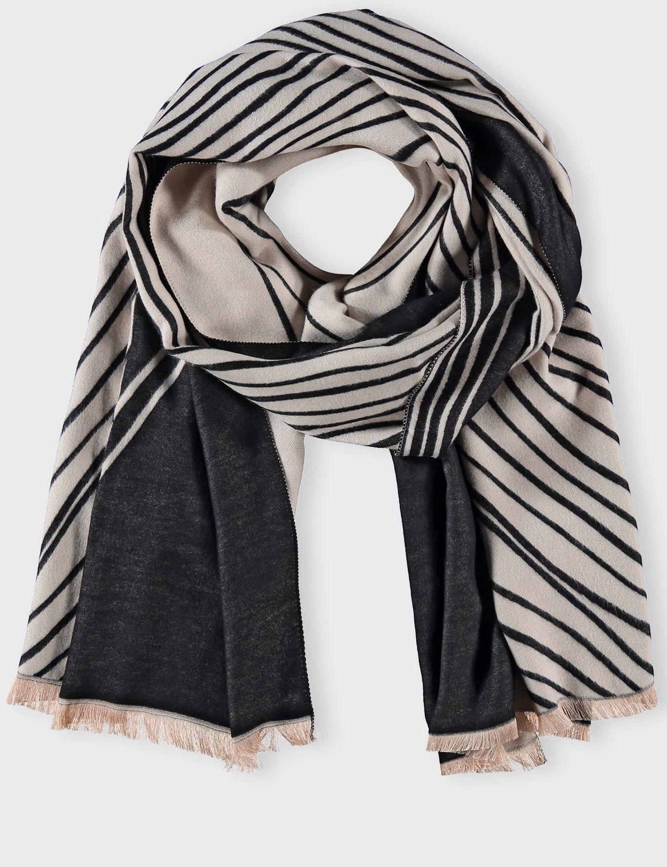 Scarf With All-Over Print_400410-13405_9422_01