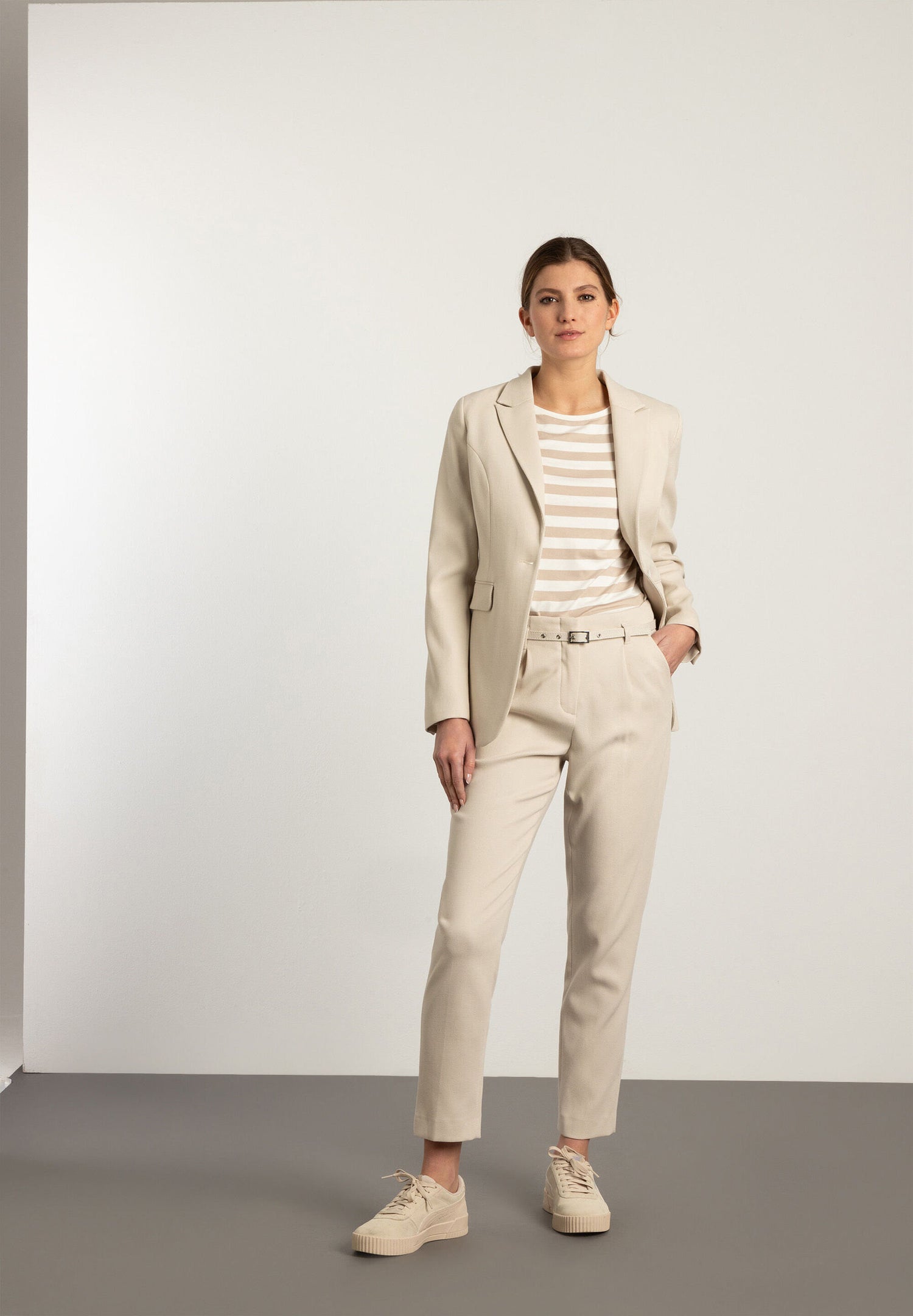 Almond Structured Suit Trousers With Belt_41024050_0036_02