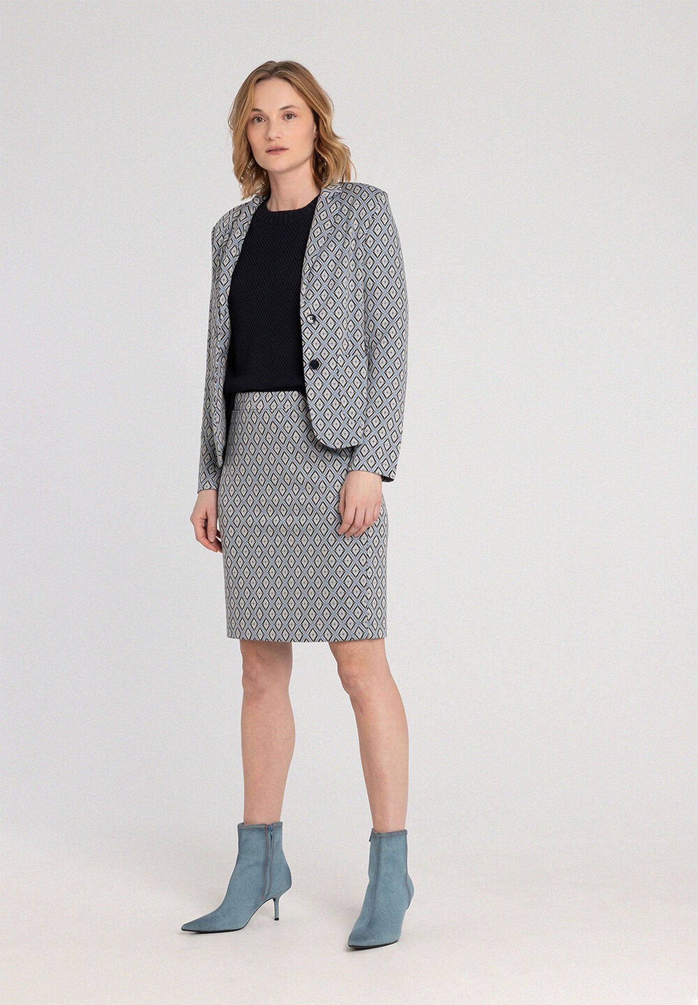 Jersey Blazer With Jacquard Pattern_41816574_3375_02