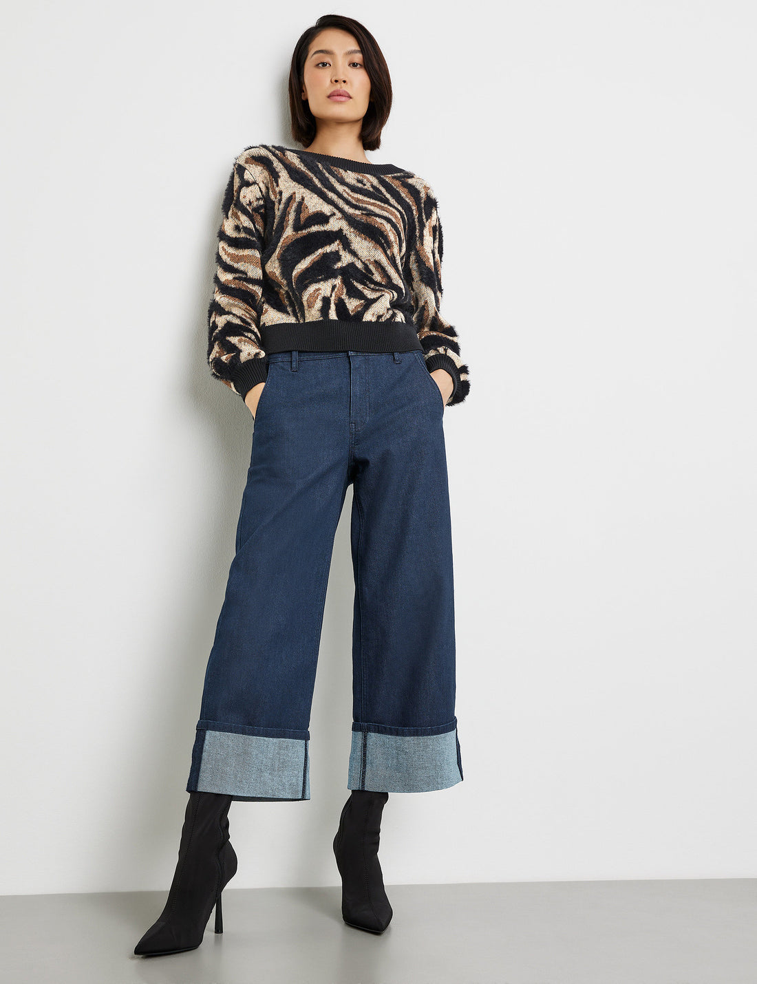 3/4-Length Denim Culottes With A Wide Leg_420410-11285_8989_01