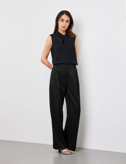 Trousers With A Wide Leg_420412-11253_1100_01