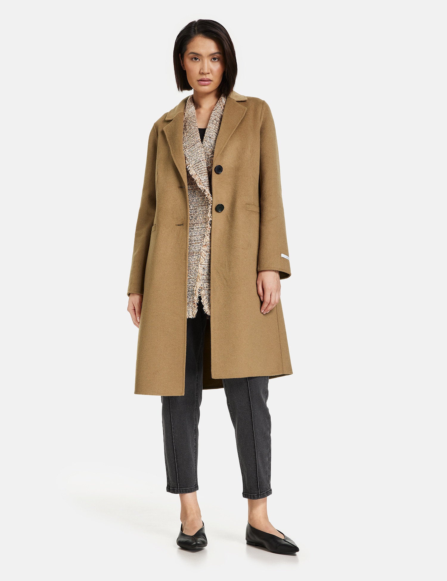 Short Coat In A Wool Blend_450421-11729_7380_07